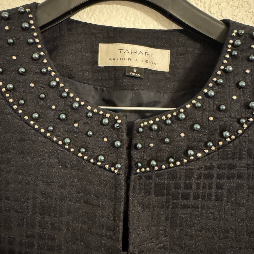 Tahari Textured navy Jacket and skirt suit set